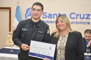 El Gobierno de Santa Cruz entregó certificados de la Capacitación en Compras y Contrataciones Públicas