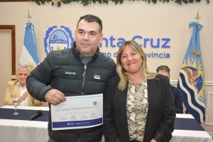 El Gobierno de Santa Cruz entregó certificados de la Capacitación en Compras y Contrataciones Públicas
