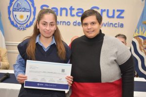 El Gobierno de Santa Cruz entregó certificados de la Capacitación en Compras y Contrataciones Públicas