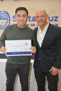 El Gobierno de Santa Cruz entregó certificados de la Capacitación en Compras y Contrataciones Públicas