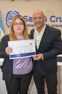 El Gobierno de Santa Cruz entregó certificados de la Capacitación en Compras y Contrataciones Públicas