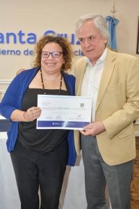 El Gobierno de Santa Cruz entregó certificados de la Capacitación en Compras y Contrataciones Públicas