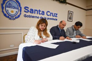 Firmaron convenio para fortalecer la recolección y distribución de leña en toda la provincia