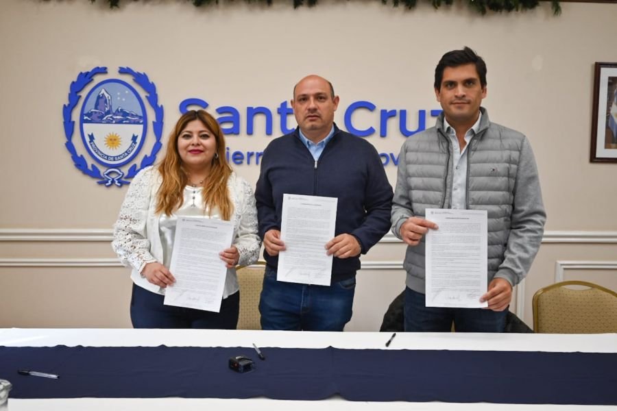 Firmaron convenio para fortalecer la recolección y distribución de leña en toda la provincia