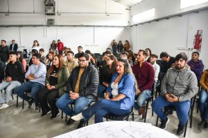 Vera: “Esta capacitación está pensada completamente para los jóvenes santacruceños”