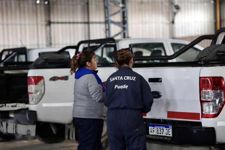 El Gobierno de Santa Cruz sumó 50 camionetas provenientes de YPF