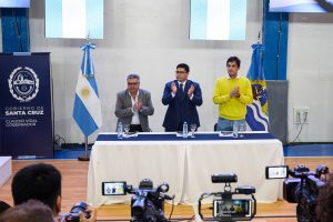 Vidal: “La decisión política del Gobierno es entregar tierras a los vecinos que quieren seguir apostando a Santa Cruz”