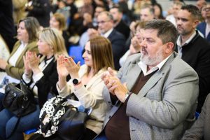 Vidal: “La decisión política del Gobierno es entregar tierras a los vecinos que quieren seguir apostando a Santa Cruz”