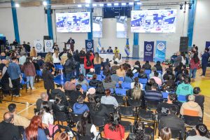 De La Torre destacó la entrega de terrenos y el Plan de Obras Habitacionales para el 2026