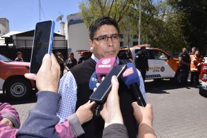 Claudio Vidal encabeza el operativo que partió a El Chaltén para sofocar el incendio forestal que afecta a la zona