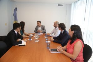 La Consejera Económica y Comercial de China visitó Casa de Santa Cruz
