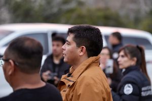 El Gobernador Claudio Vidal acompaña a los brigadistas y sigue de cerca el operativo en El Chaltén