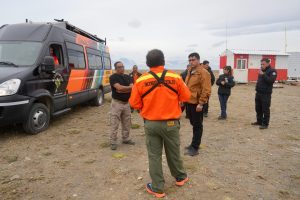 El Gobernador Claudio Vidal acompaña a los brigadistas y sigue de cerca el operativo en El Chaltén