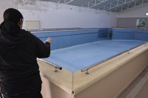 Educación acondiciona piletas en escuelas especiales para el regreso a clases