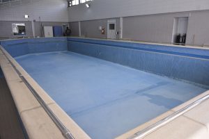 Educación acondiciona piletas en escuelas especiales para el regreso a clases