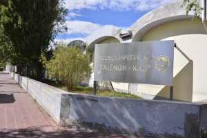 Educación acondiciona piletas en escuelas especiales para el regreso a clases