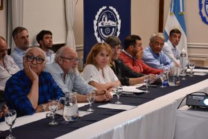 Mesa de trabajo: El Gobierno y el sector productivo aúnan criterios para potenciar y activar los campos