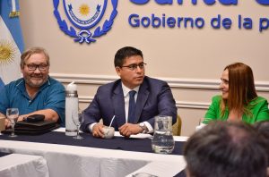 Mesa de trabajo: El Gobierno y el sector productivo aúnan criterios para potenciar y activar los campos