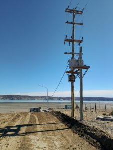 Servicios Públicos trabaja en la obra de red eléctrica para el nuevo camping en Río Gallegos