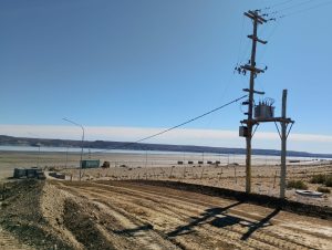 Servicios Públicos trabaja en la obra de red eléctrica para el nuevo camping en Río Gallegos