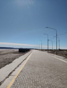 Servicios Públicos trabaja en la obra de red eléctrica para el nuevo camping en Río Gallegos