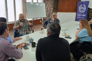 El Gobierno provincial coordina acciones para optimizar el transporte turístico en El Calafate