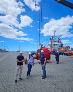 Se restableció la boya de señalización en el ingreso al canal del Puerto Caleta Paula
