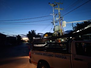 Servicios Públicos realizó trabajos de mantenimiento sobre redes de energía en Río Gallegos