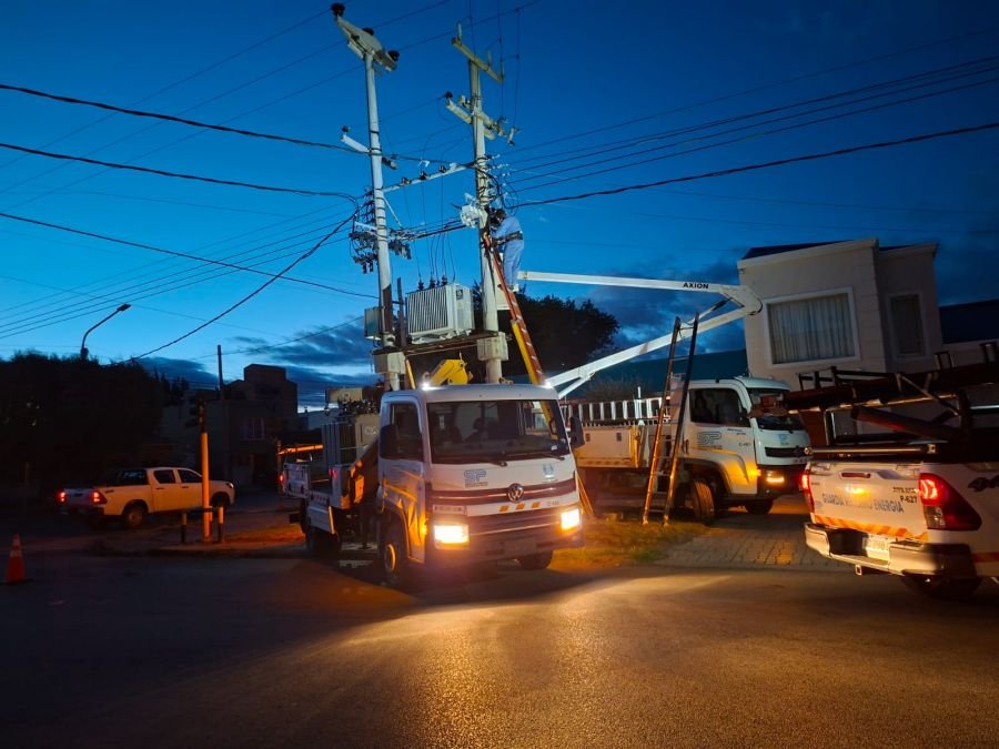 Servicios Públicos realizó trabajos de mantenimiento sobre redes de energía en Río Gallegos
