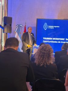 Santa Cruz inició su agenda de trabajo en FITUR 2026