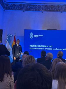 Santa Cruz inició su agenda de trabajo en FITUR 2026