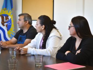 La nadadora santacruceña Dana García fue recibida por las autoridades de deportes