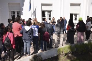 El primer contingente de las colonias de verano para adultos mayores visitó la Casa de Gobierno