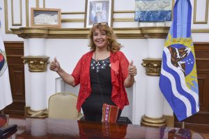 El primer contingente de las colonias de verano para adultos mayores visitó la Casa de Gobierno