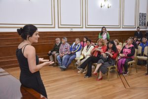 El primer contingente de las colonias de verano para adultos mayores visitó la Casa de Gobierno