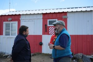 Segura recorrió el Aeroclub de El Chaltén y destacó su rol operativo