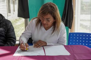 Educación firmó convenio para el mantenimiento de escuelas  en El Chaltén