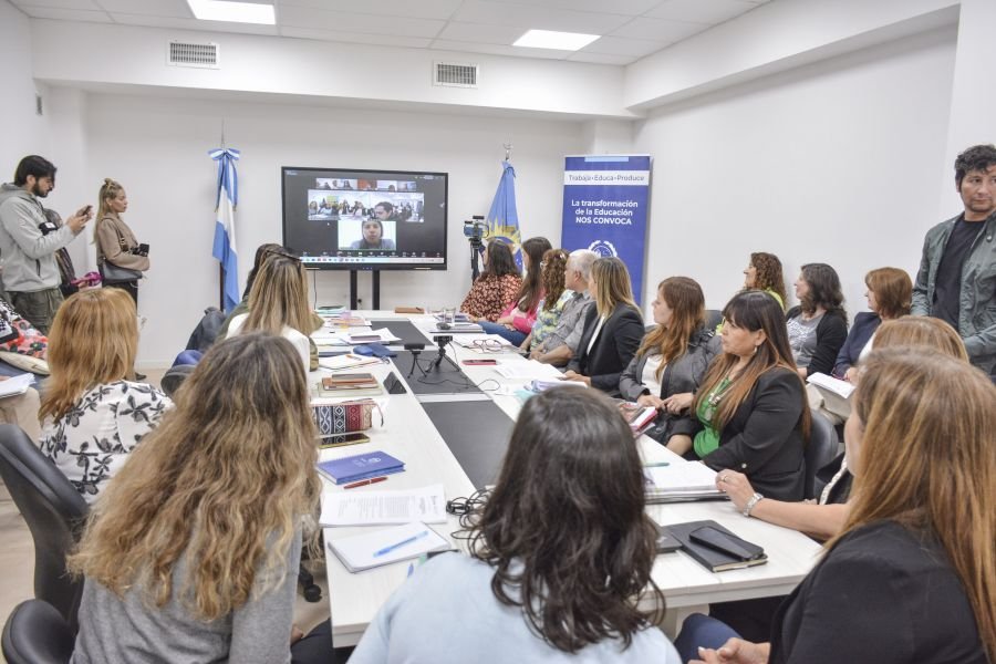 Educación y la Fundación Pérez Companc avanzan en el fortalecimiento del Plan de Alfabetización Plen@