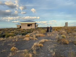 Claudio Vidal se encuentra recorriendo el sector productivo y manteniendo encuentros institucionales en Los Antiguos