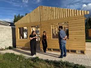 Claudio Vidal se encuentra recorriendo el sector productivo y manteniendo encuentros institucionales en Los Antiguos