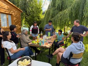 Claudio Vidal se encuentra recorriendo el sector productivo y manteniendo encuentros institucionales en Los Antiguos