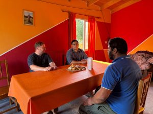 Claudio Vidal se encuentra recorriendo el sector productivo y manteniendo encuentros institucionales en Los Antiguos