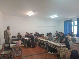 Estudiantes del Colegio Secundario N° 9 refuerzan contenidos en la Escuela de Verano