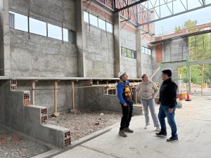 Vidal recorrió la obra del nuevo Gimnasio del Colegio N° 15 y remarcó que las obras que se inician se terminan