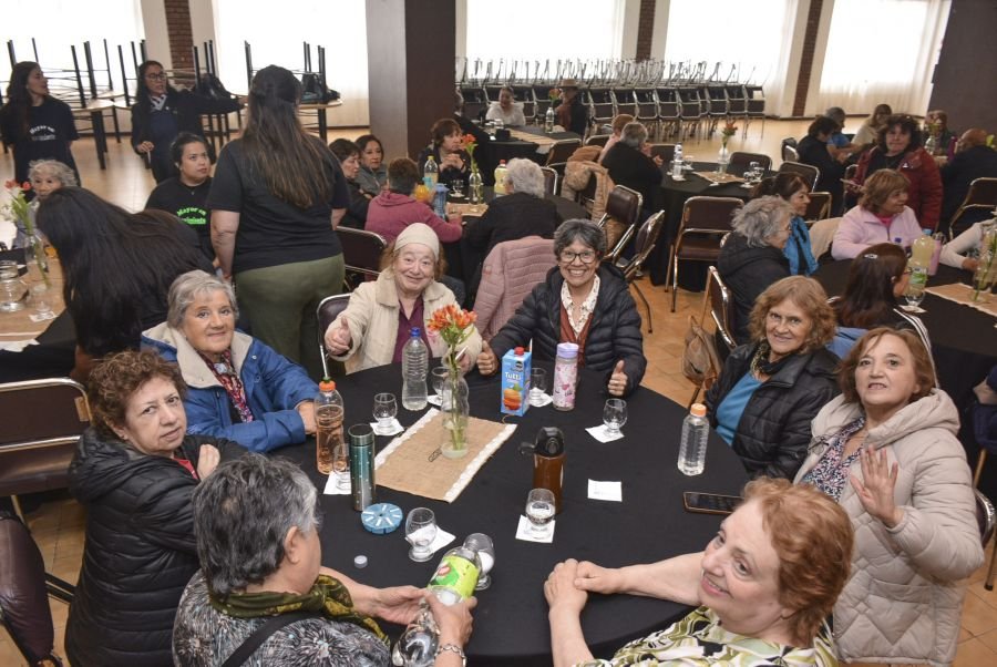 Continúa con éxito el segundo contingente de las colonias de verano para adultos mayores