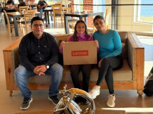 Vidal continuó hoy su recorrida en Los Antiguos con agenda productiva y de servicios