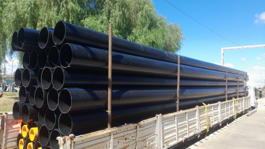 Plan de Obras Provincial: ya están en viaje los caños del nuevo colector cloacal que impulsa el gobernador Vidal en Pico Truncado