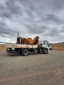 Servicios Públicos continúa fortaleciendo la infraestructura energética y sanitaria en el interior provincial
