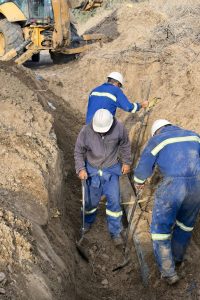 Servicios Públicos realizó trabajos de mantenimiento y mejoras en los servicios de agua y energía en Caleta Olivia