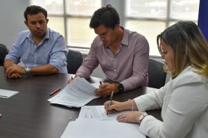 Salud y el Consejo Agrario Provincial firman convenio para apto físico de brigadistas